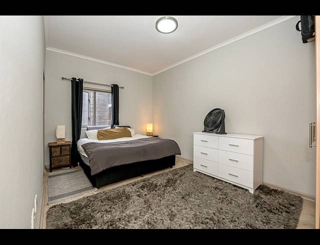2 BEDROOM APARTMENT TO LET IN WOODSTOCK